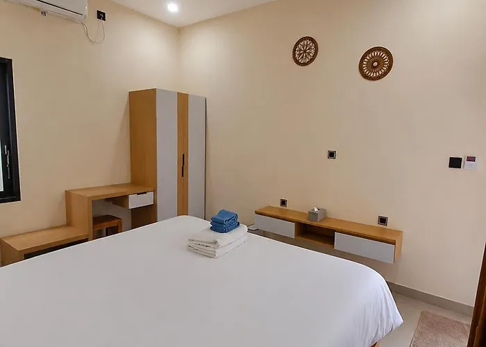 Courtyard Room At Guesthouse Zio 3* サヌール