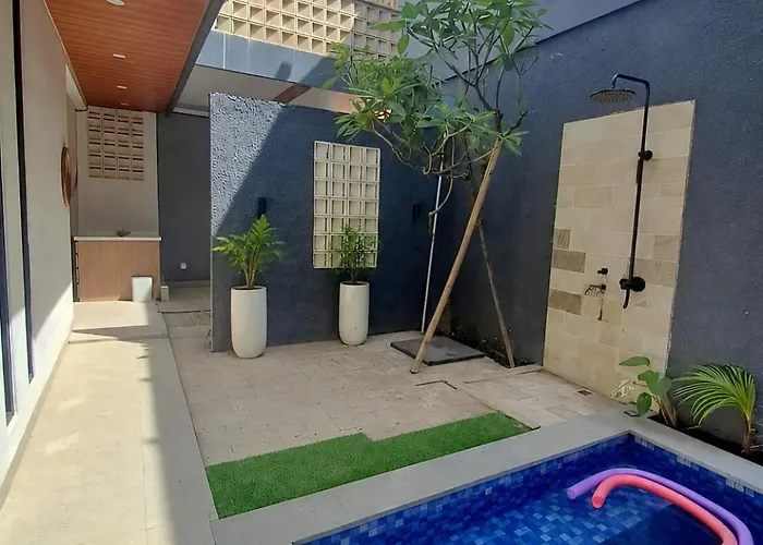 Courtyard Room At Guesthouse Zio ゲストハウス 3*